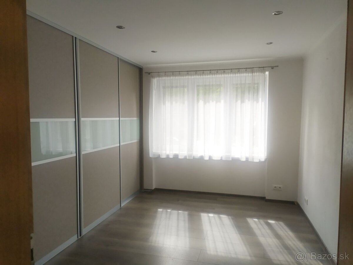 Na prenájom - 2 izb. byt HANDLOVÁ - 7