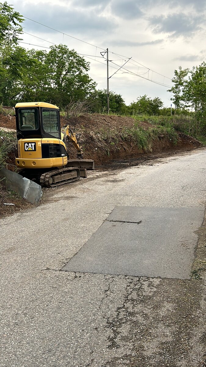Ponúkame výkopové a zemné práce Autodoprava - 7