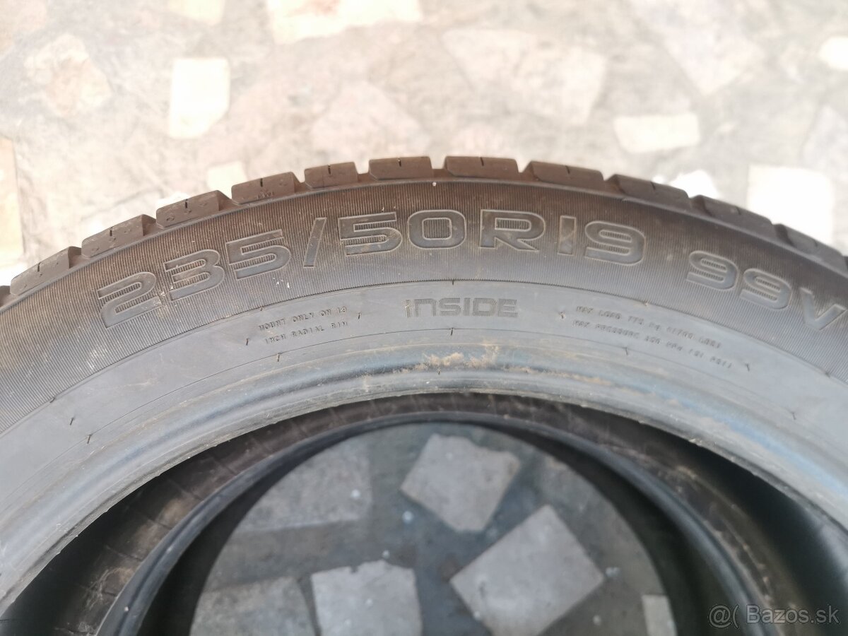Predám Nokian SUV 235 50 r19 - 7