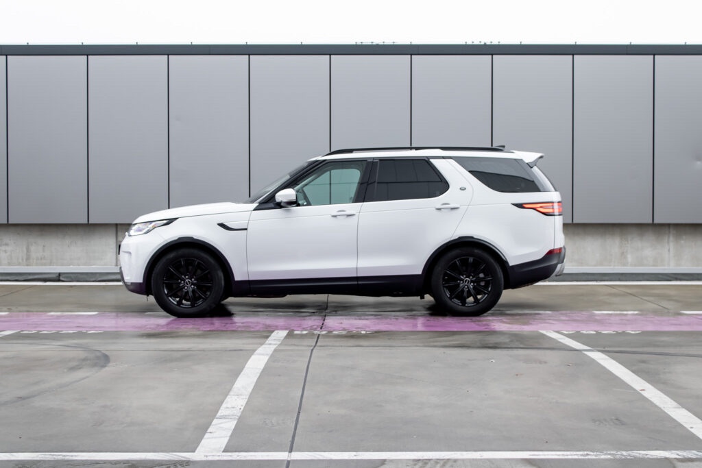 Land Rover Discovery 3.0l Td6 FIRST EDITION AUTO 4WD - 7