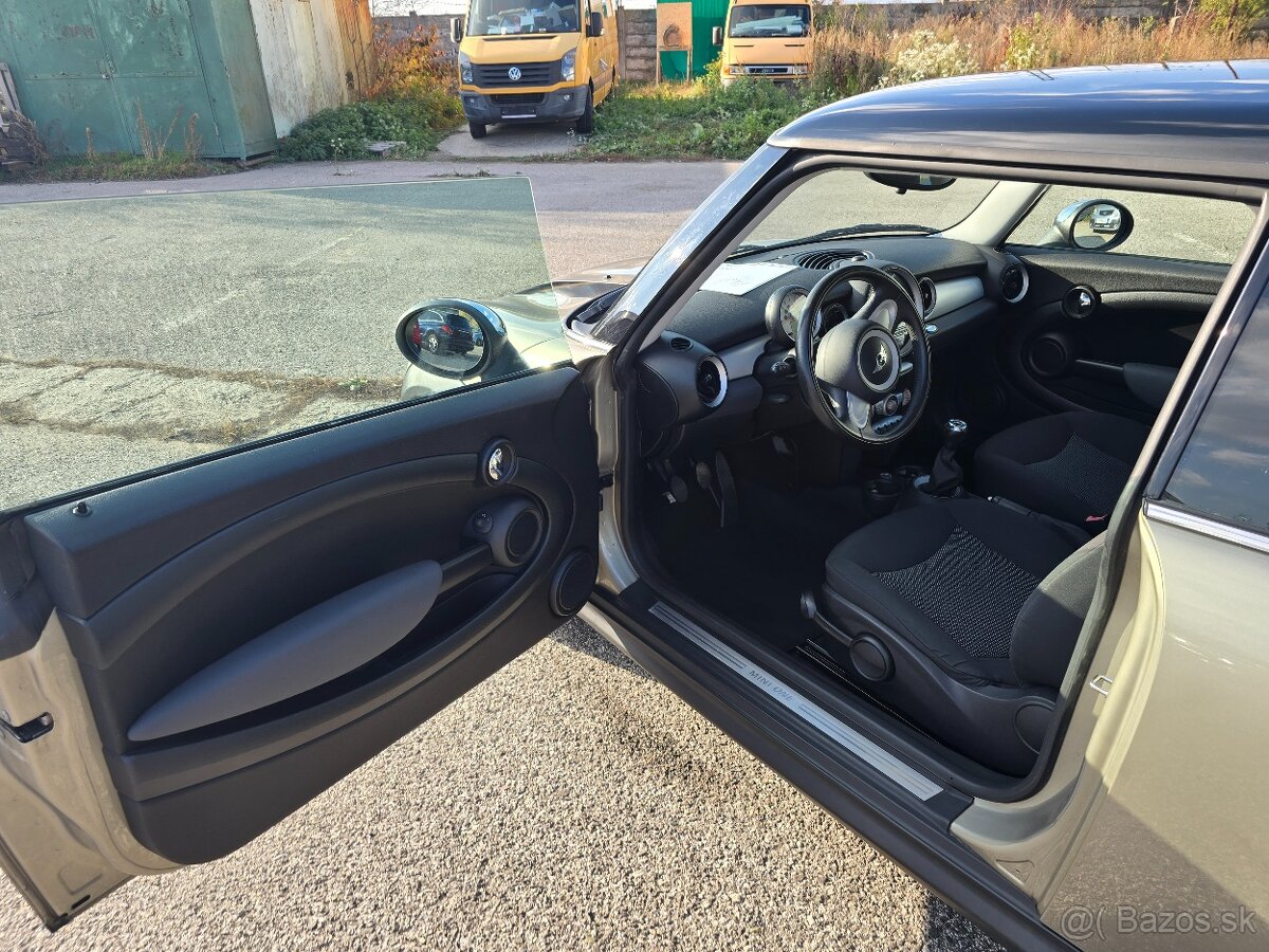 Predám Mini R56 one 1.4 70kw - 7