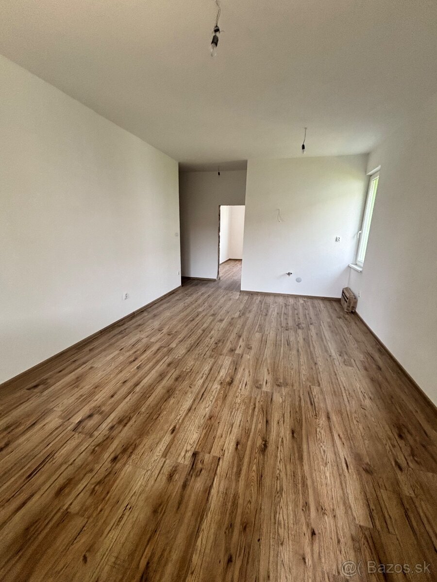 2.izbový byt v Hlohovci s balkónom - 7