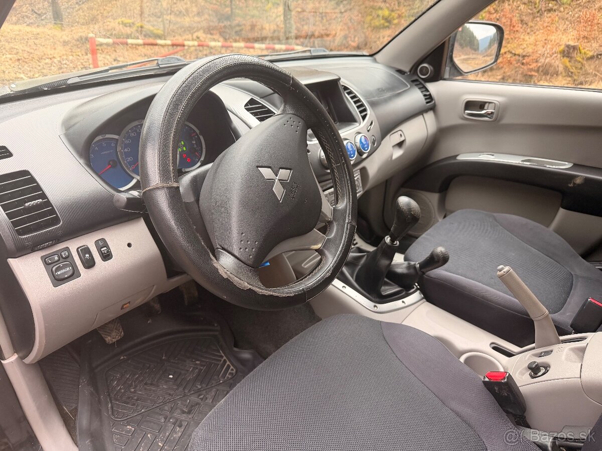 Mitsubishi L200 - 7