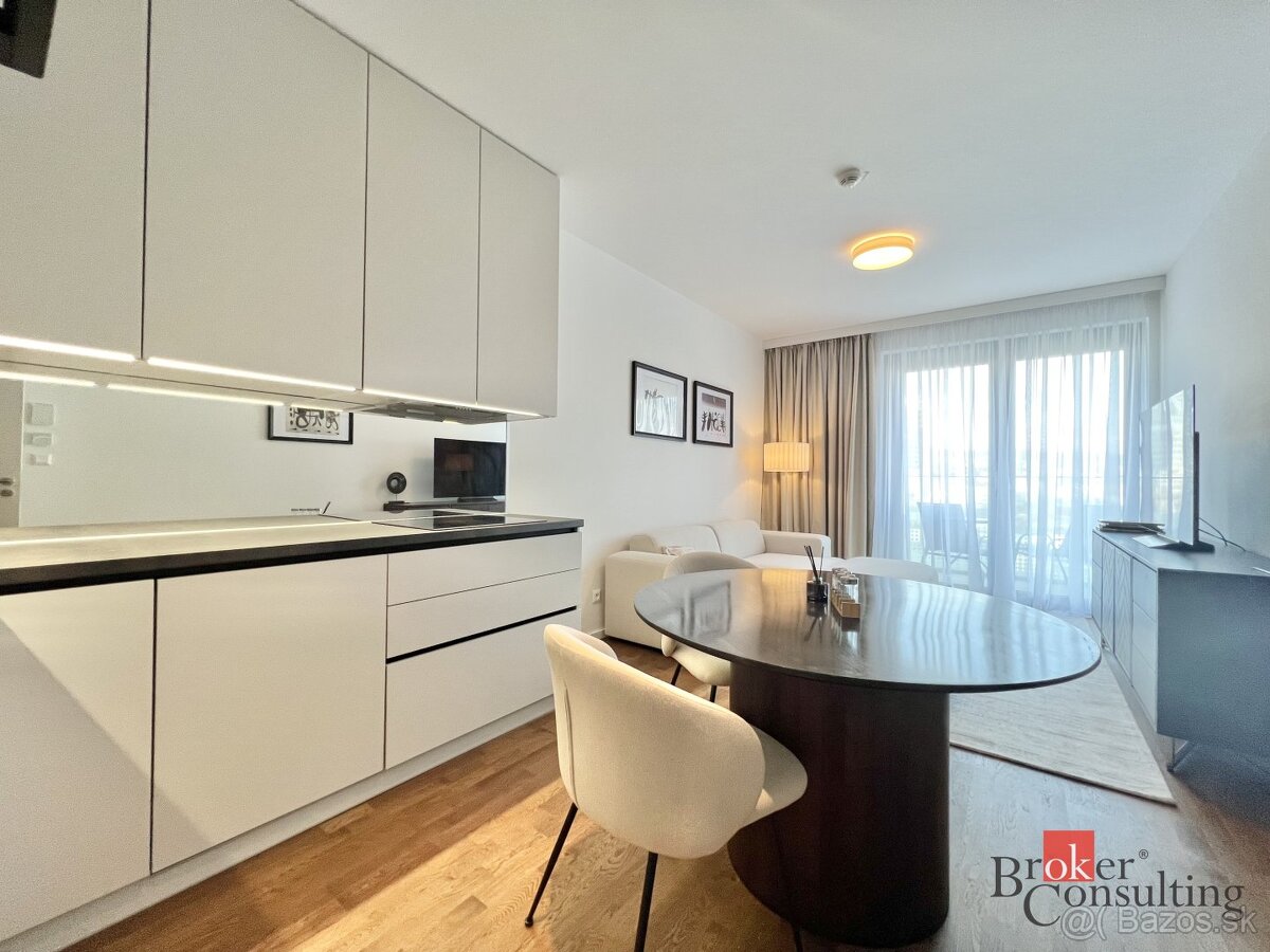 Moderný 2-izbový apartmán s balkónom a garážou, Metropolis – – foto 12