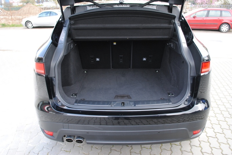 Jaguar F-Pace 2.0D I4 180k AWD A/T⭐SERVIS LEN JAGUAR - 7