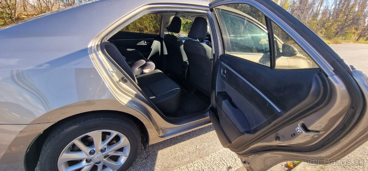 Toyota Corolla 1.4 Diesel, Zlata 2015+navigacia+2x komplety - 7