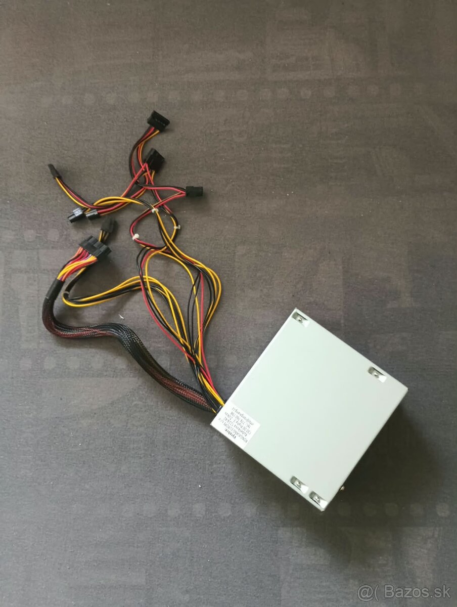 PC skrinka s psu - 7