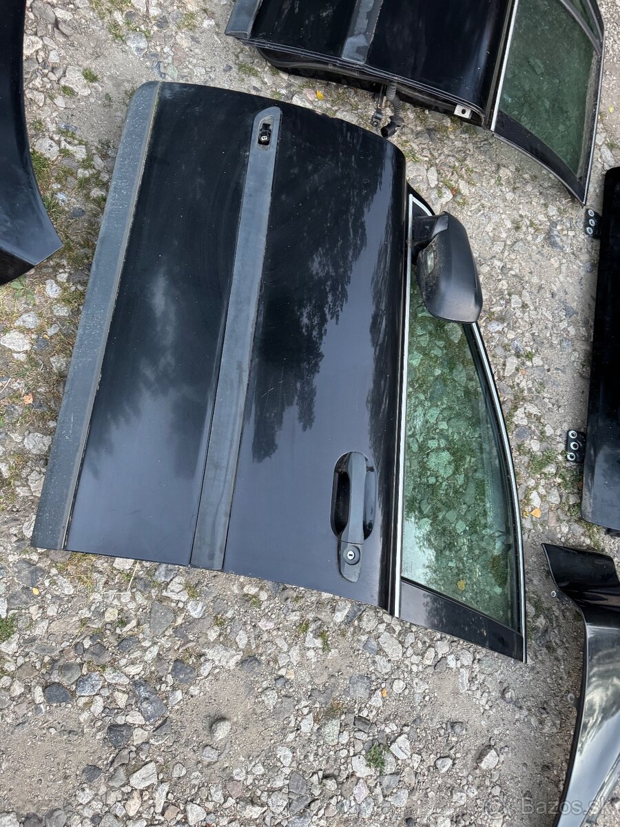 Predám Karosarske diely na Volvo xc90 - 7