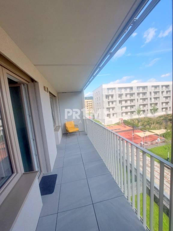 Pekný 2i byt, zariadený, loggia, pivnica,garáž.státie, novos - 7