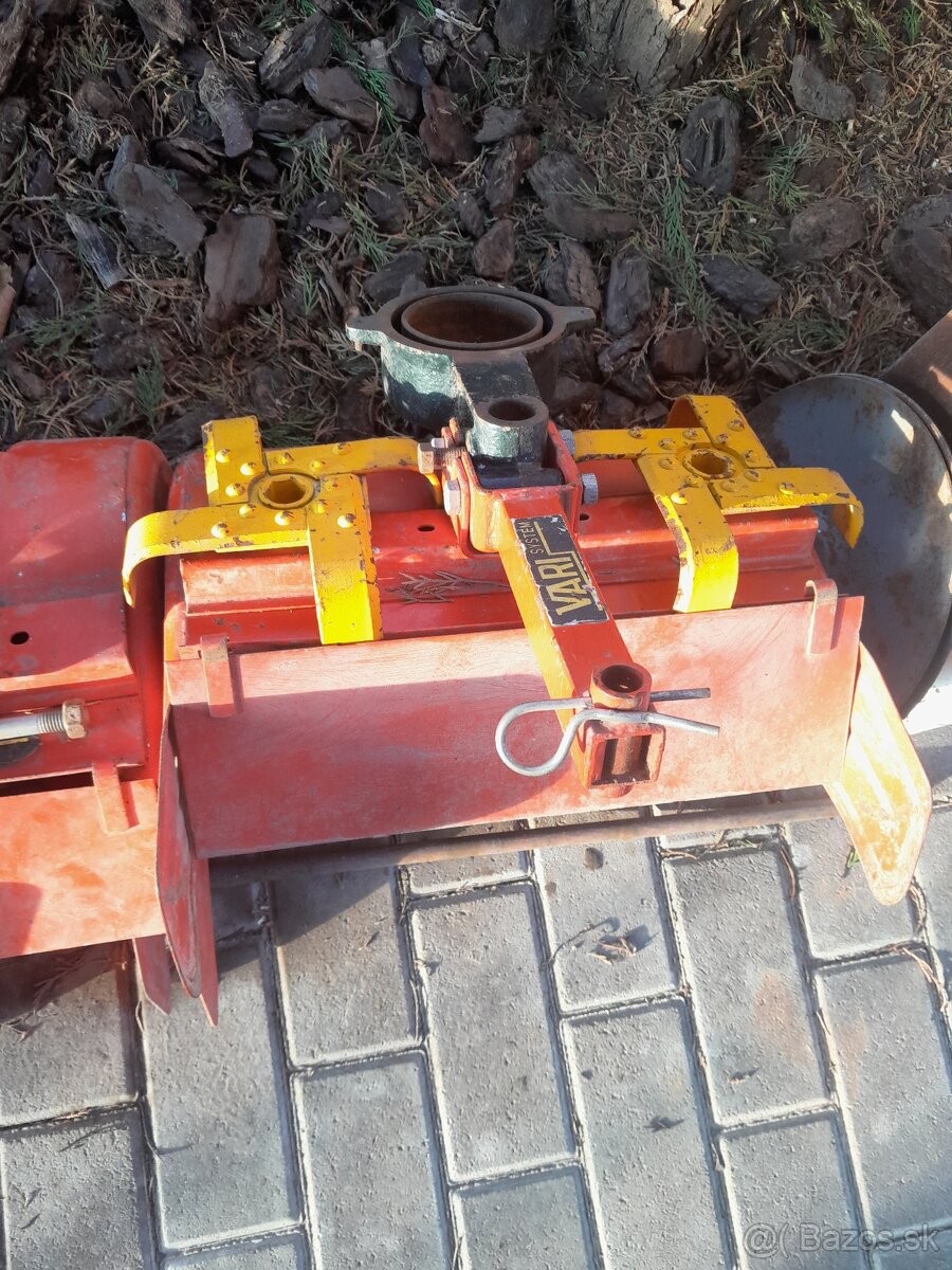 VARI traktor s príslušenstvom - 7