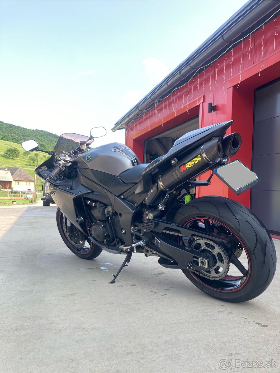 Yamaha R1, Big Bang, Facelift - 7