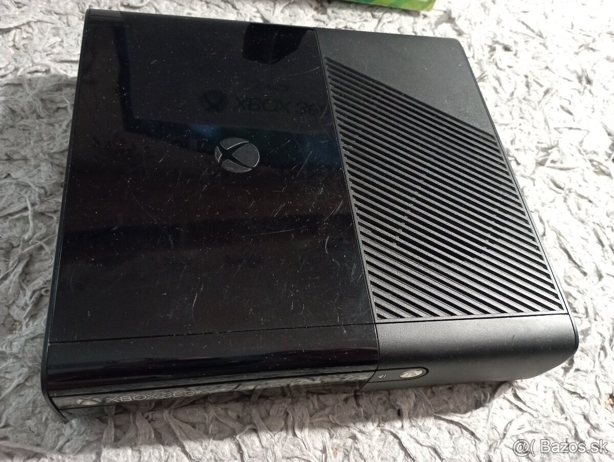 XBOX 360 E 500GB HDD - 7
