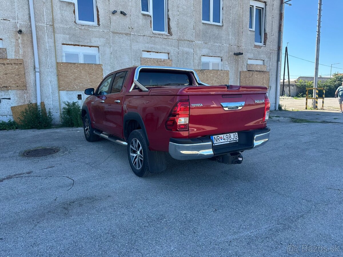 Toyota Hilux DC 2.4 D-4D - 7