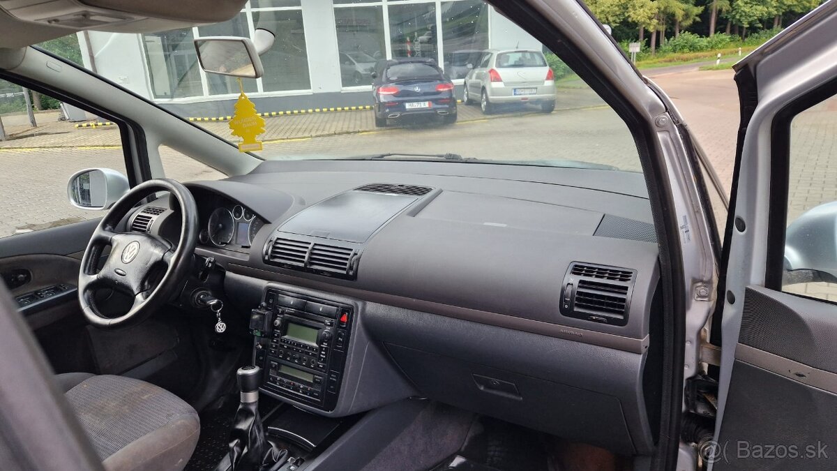 VW SHARAN 2.0tdi 103Kw M6 7miest - 7