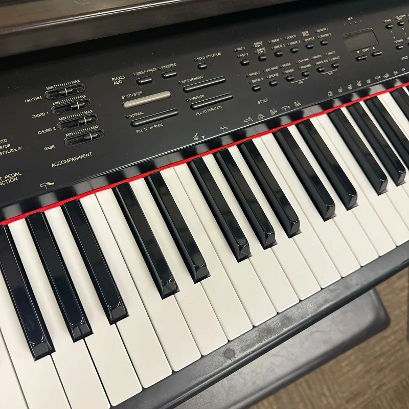 CLAVINOVA CVP-35 Pod stromček - 7