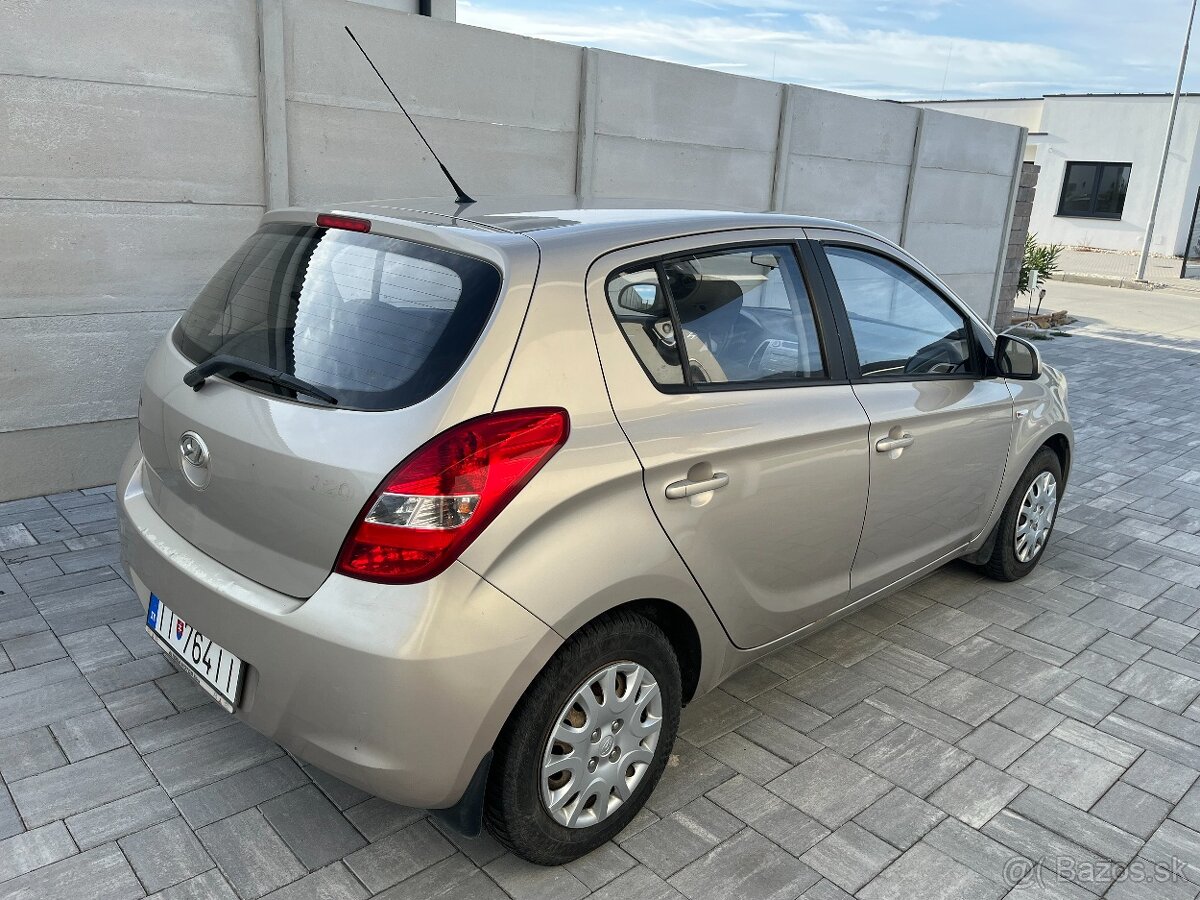 Hyundai i20, 1.2 benzín, r.v. 2011 - 7