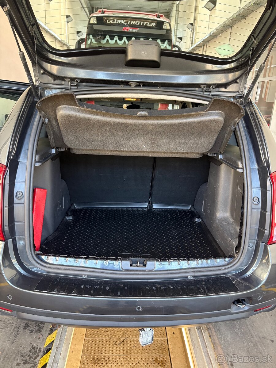 Dacia Duster 4X2 1,6 - 7