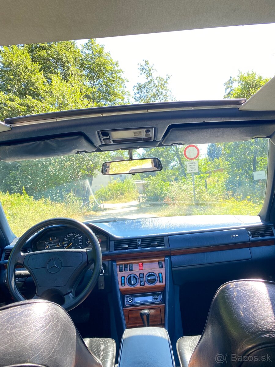 mercedes w123 e220T sportline - 7