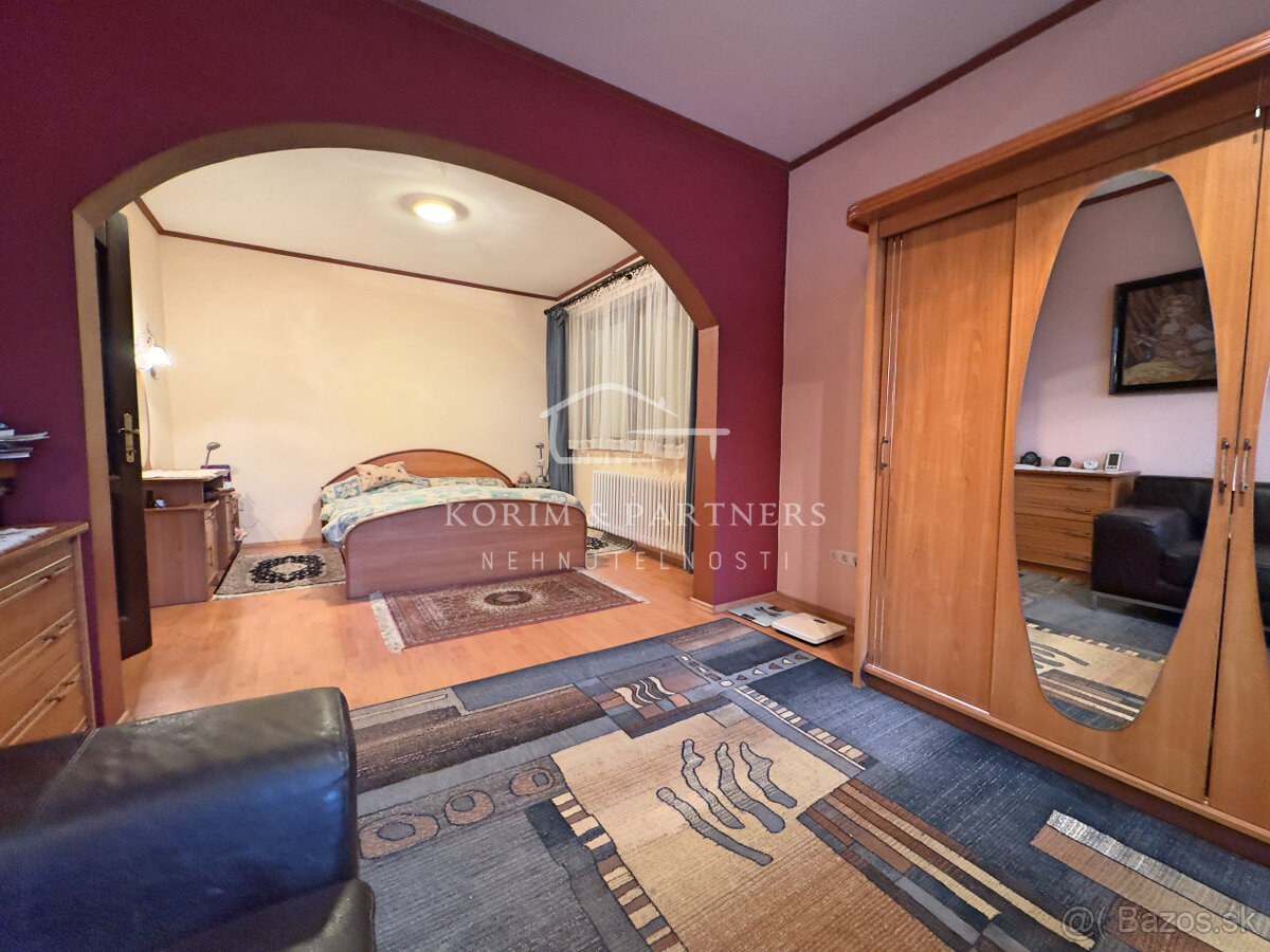 Atypický, priestranný rodinný dom v tichej časti Komárna - 7