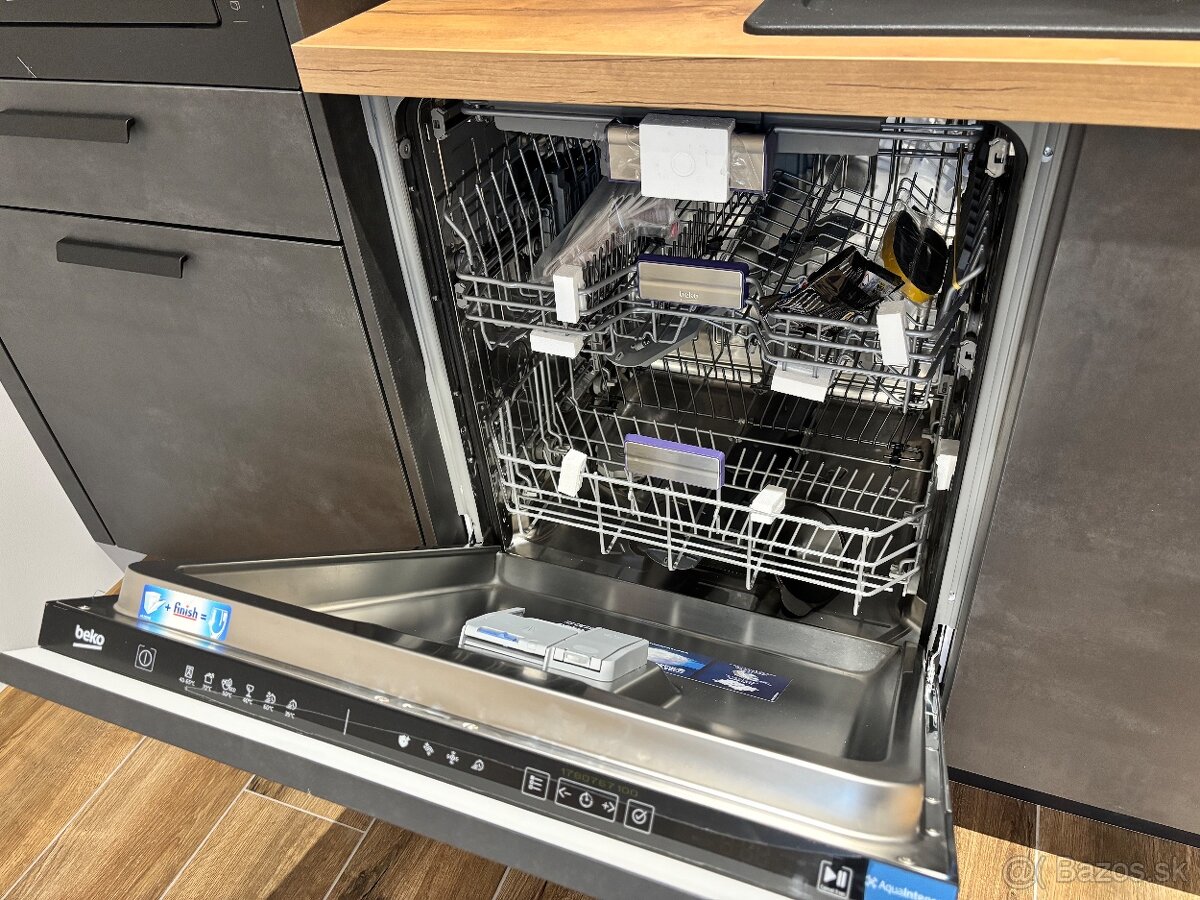 Kancelárske priestory v rodinnom dome - 7