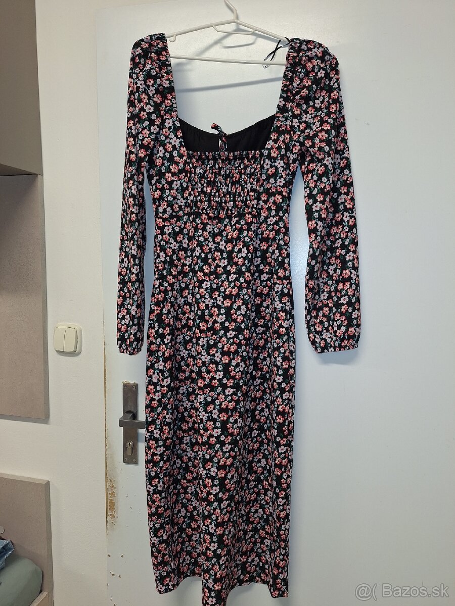 Midi kvetované šaty - 7