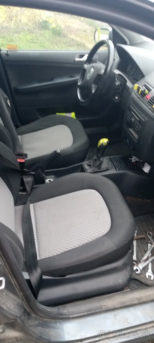Predám škoda Fabia y6 - 7