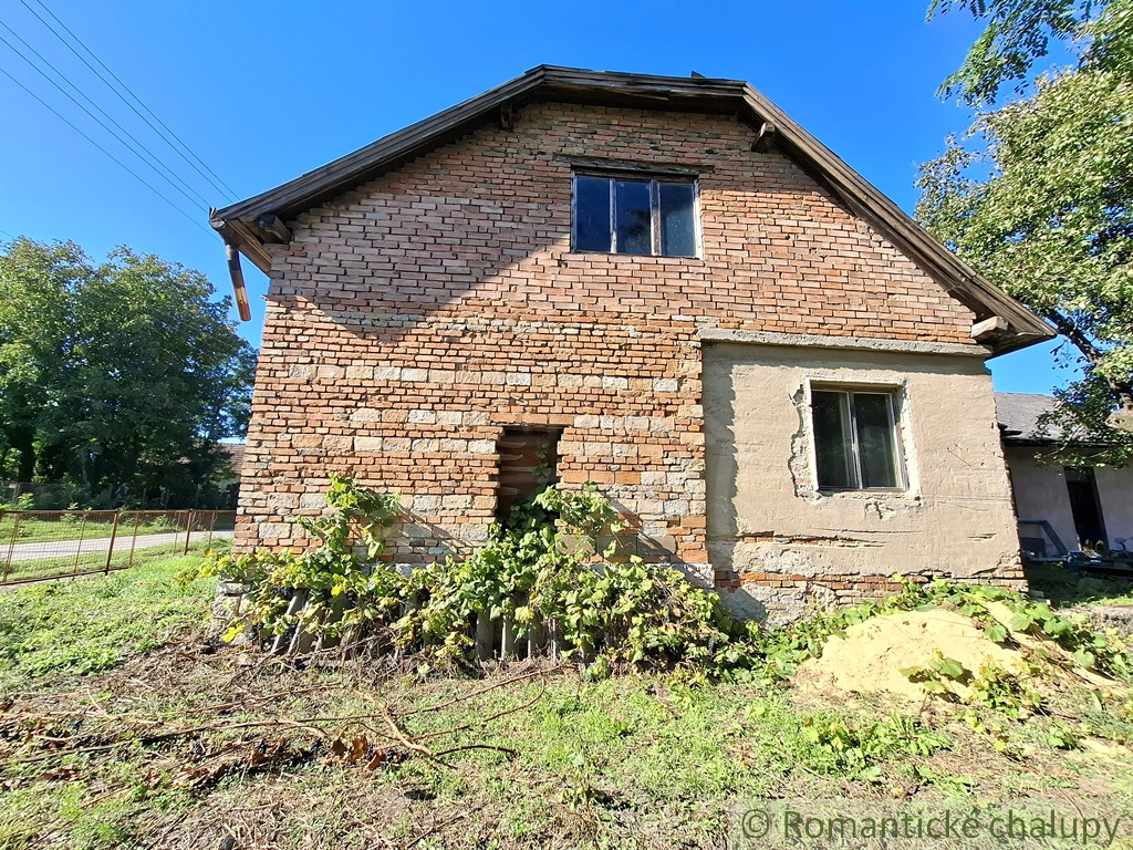Rozostavaný rodinný dom s veľkým pozemkom v podunajskej ob - 7
