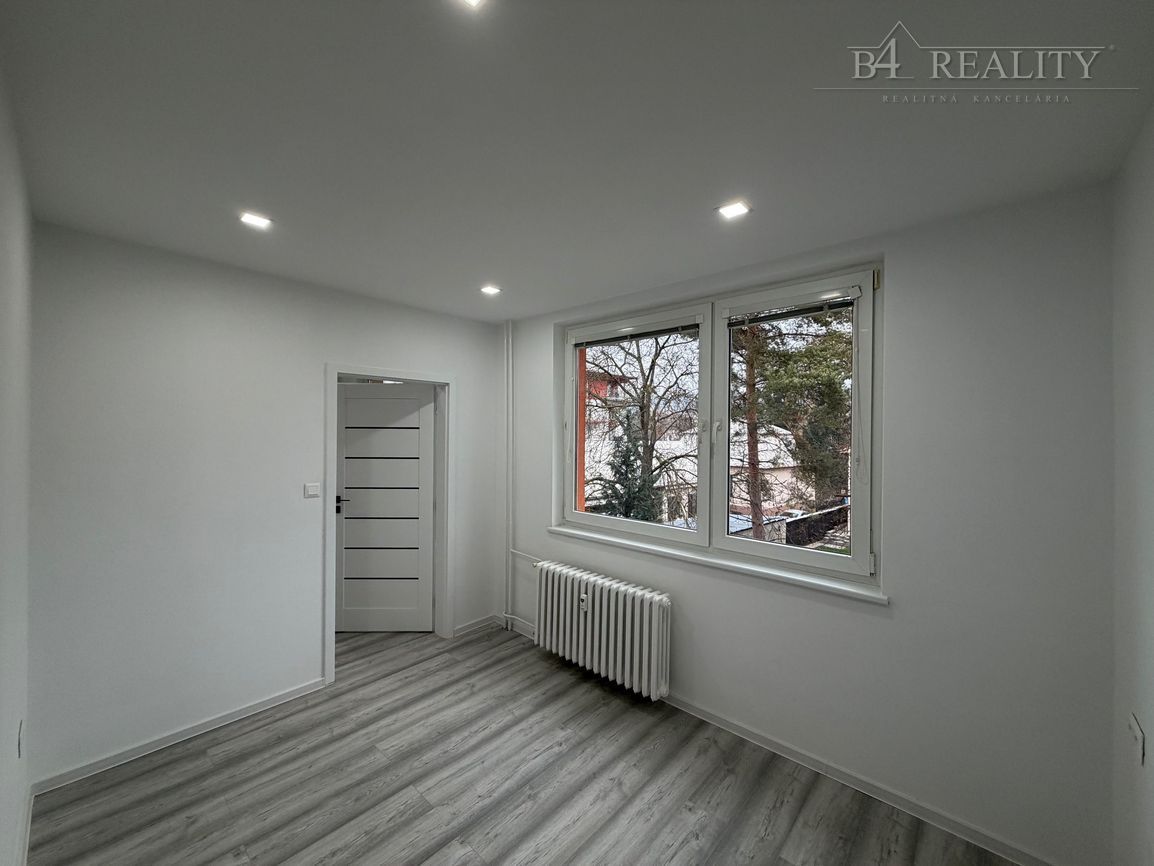 Kompletne zrekonštruovaný 2i byt s KK, 34m2 + balkón, Karpat - 7