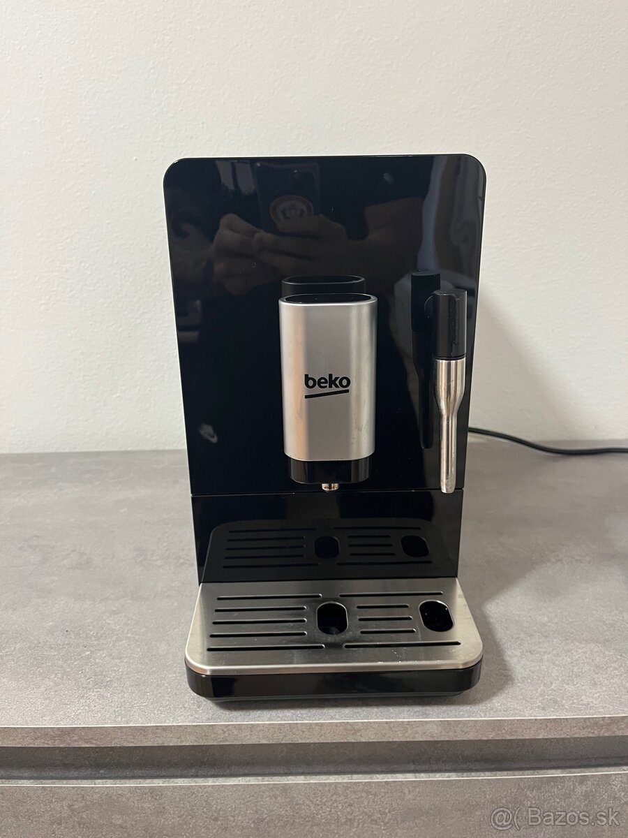 Predám automaticky kávovar Beko - 7