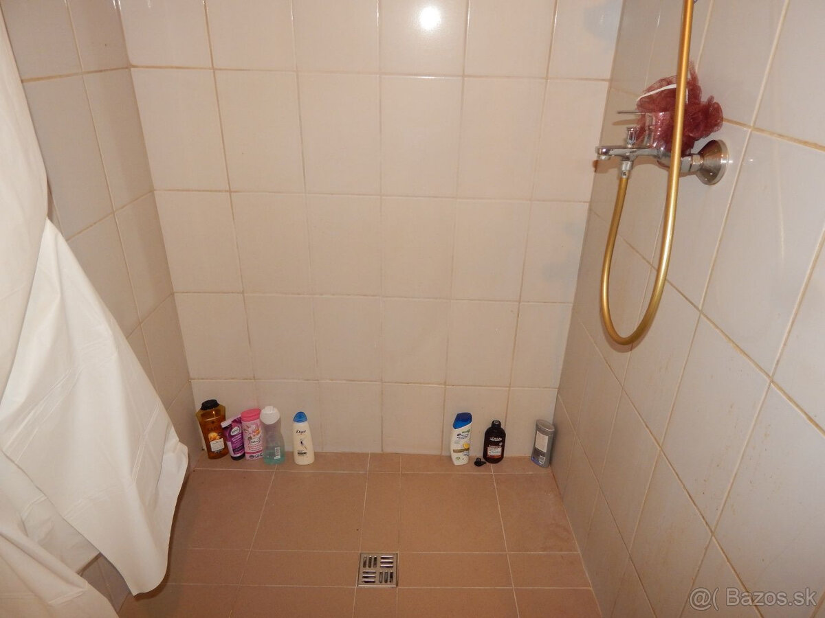 SPEKTRUM REALITY- Na PREDAJ garsónka, 23 m2 s loggiou, okres - 7