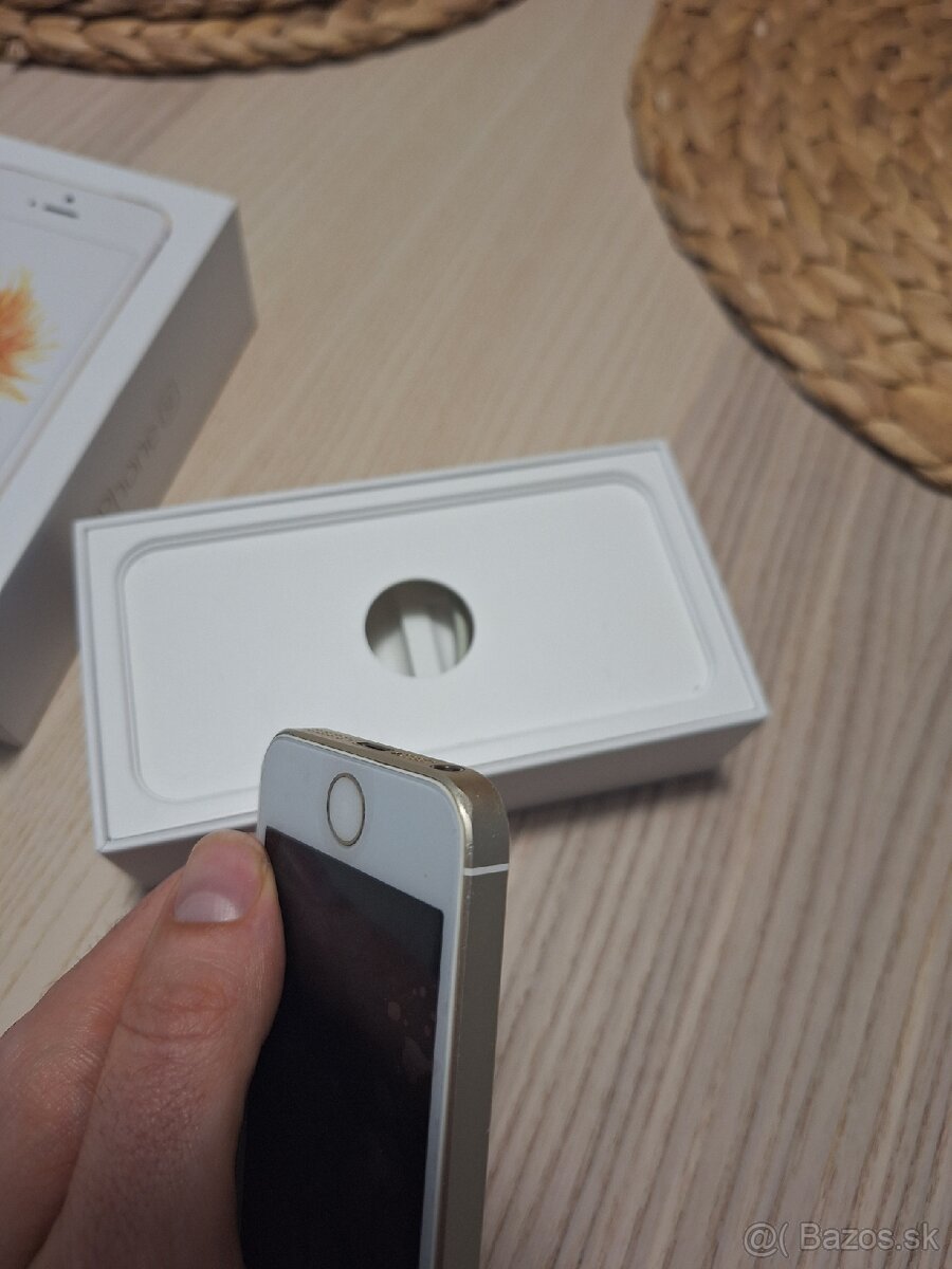 iPhone SE s novym displejom - 7