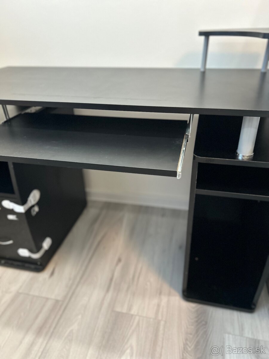 Predám čierny kancelársky stolik - 7
