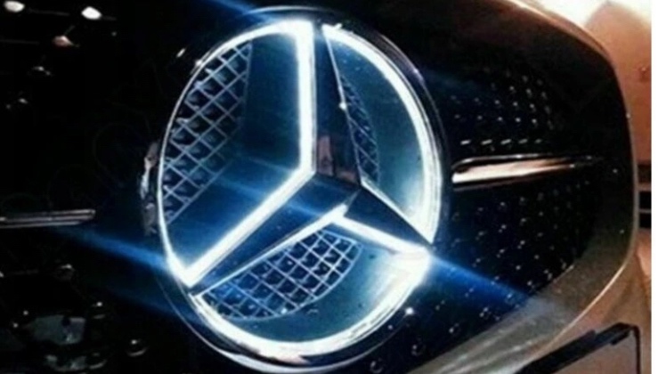 Predám masku/gril pre Mercedes W204 AMG C63 - 7