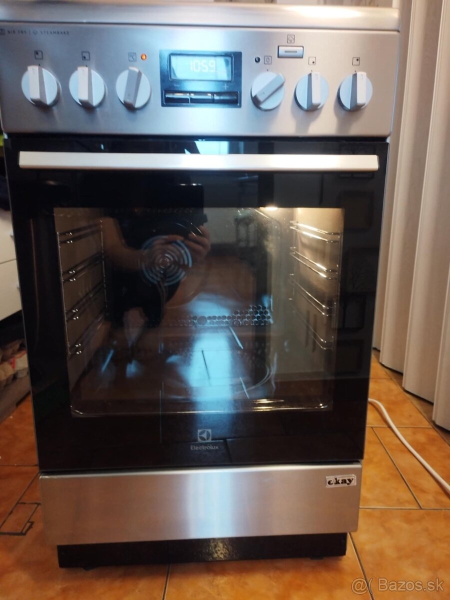 Predam Sklokeramický sporák s parnou funkciou SteamBake - 7