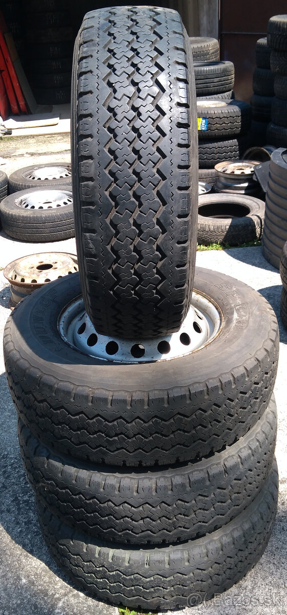 4 ks letné pneu Dunlop na plechových diskoch Sprinter/L - 7