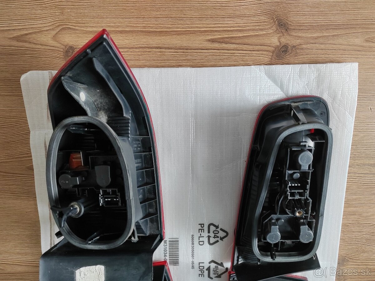 Renault Laguna 2 sedan zadné svetlá - 7