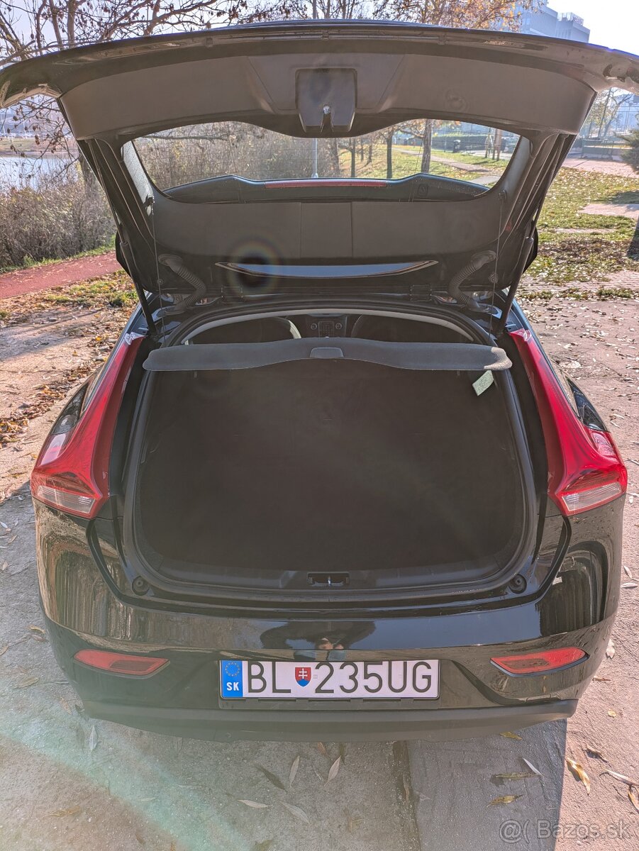 Volvo V40 1.6 D2, 2012 – výborný stav, bez investicii - 7