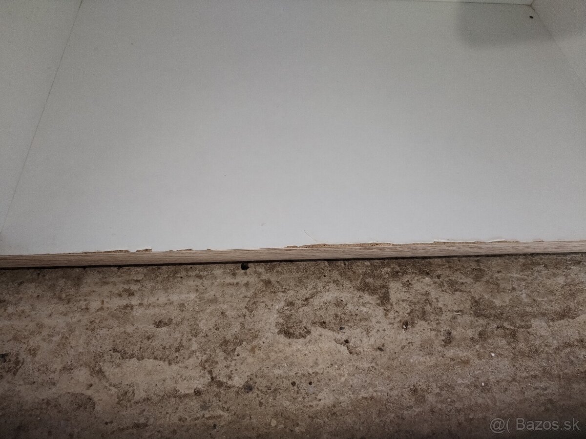 Predsieňová stena - 7