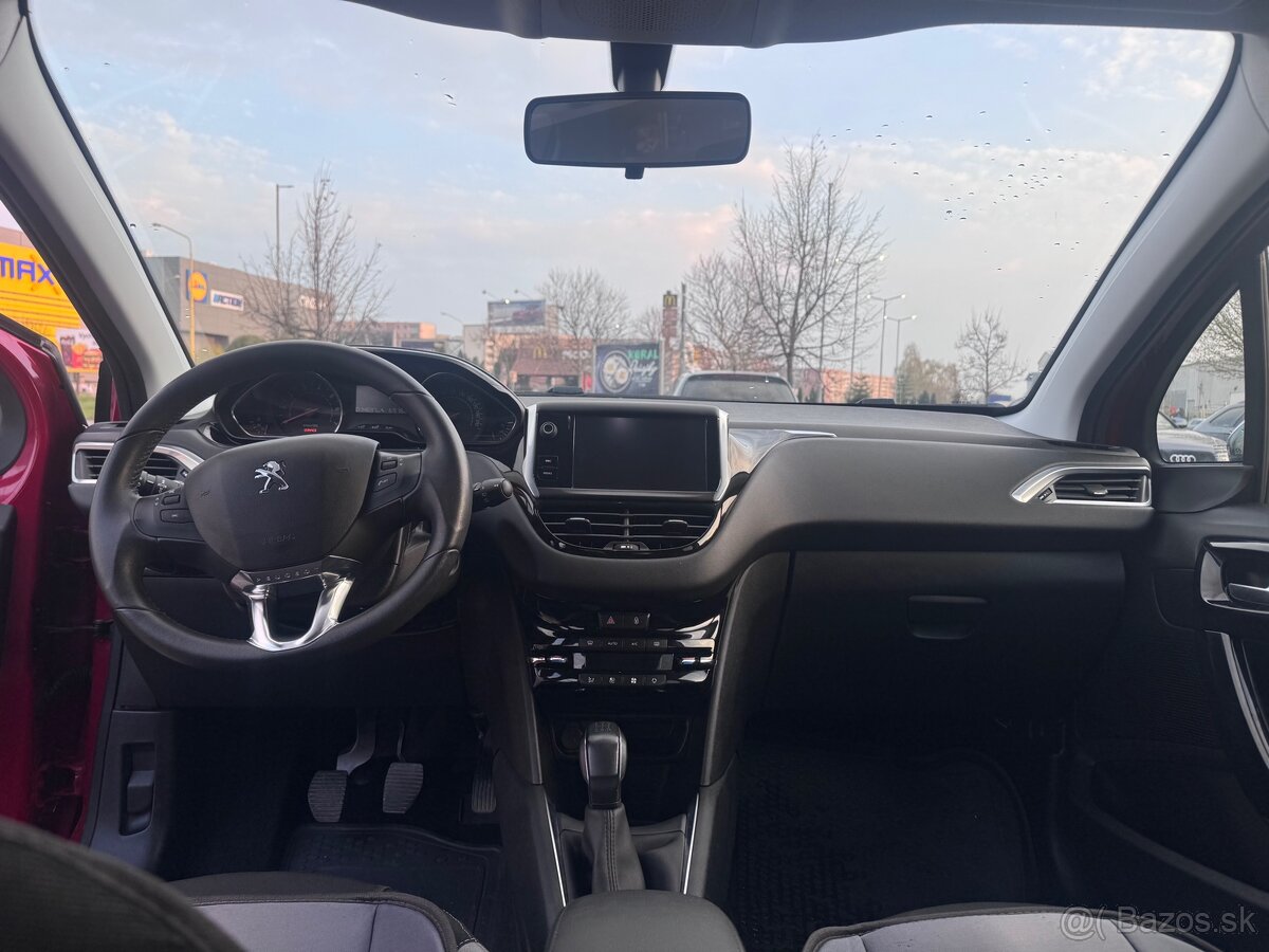 Peugeot 208 - 7