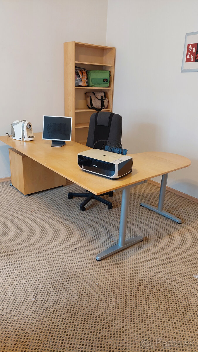 Kvalitný veľký rohový kancelársky stôl s veľkou komodou - 7