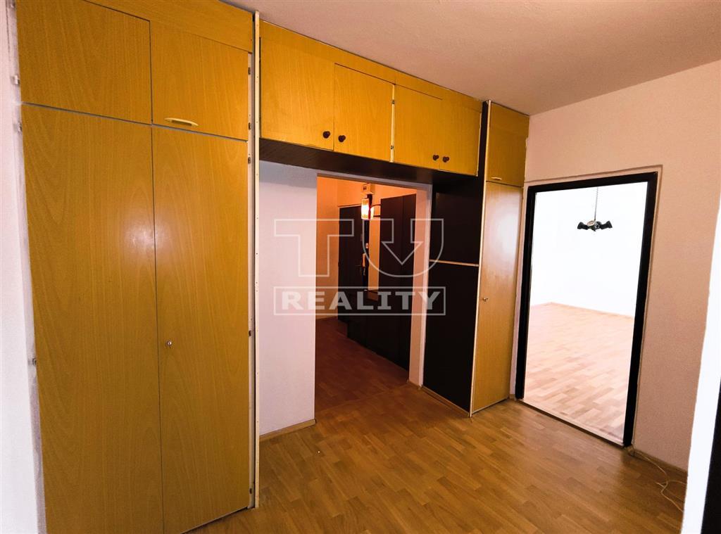 Prenájom, 3 izbový byt s lódžiou, 2. poschodie,... - 7