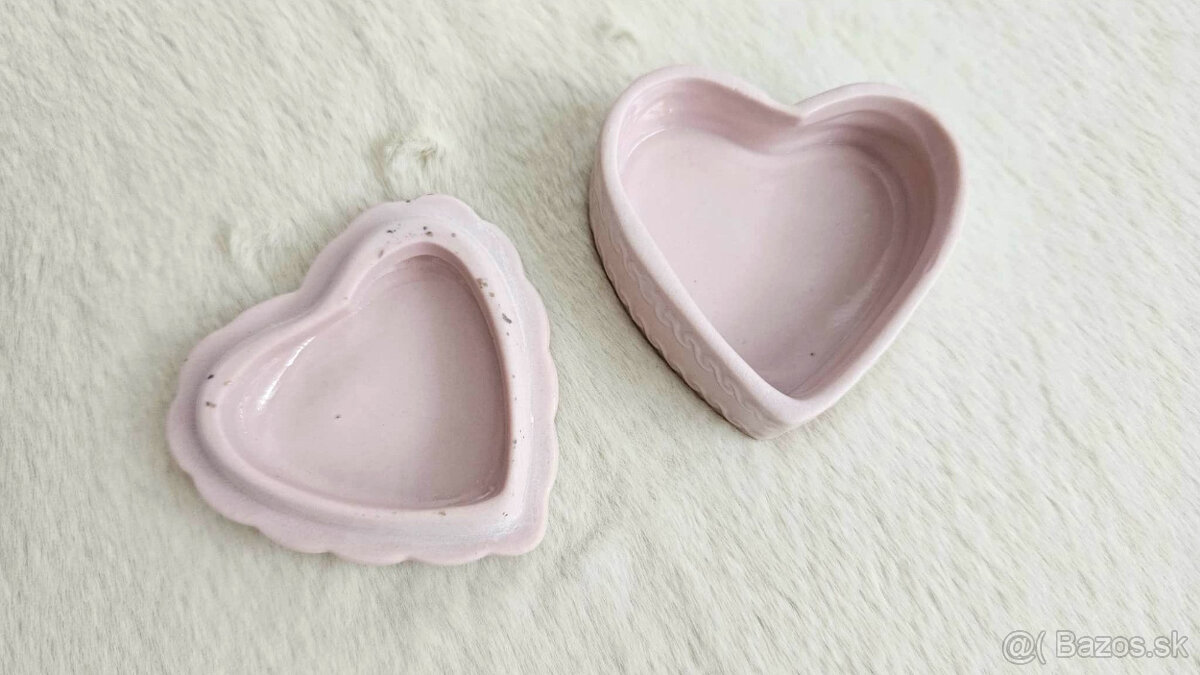 Malá porcelánová krabička v tvare srdca - 7