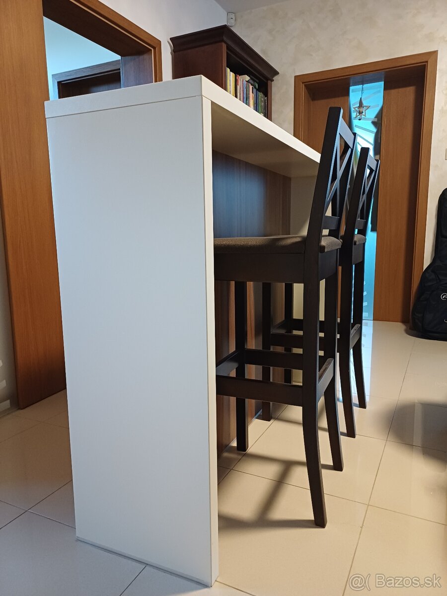 Barove stolicky s barovym pultom - 7