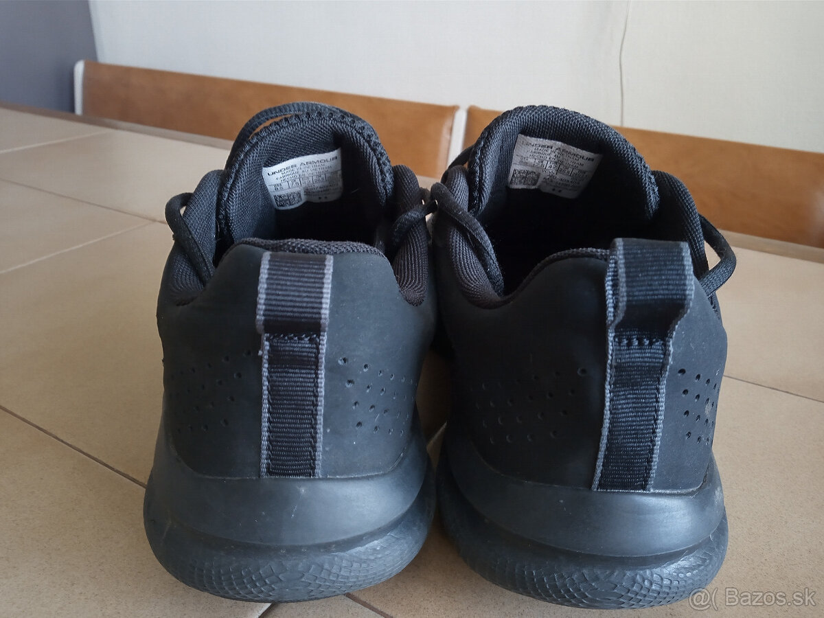 Panske bezecke tenisky UNDER ARMOUR CHargedAssert. - 7