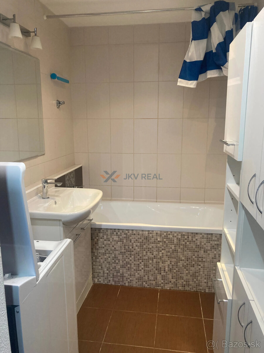 Na prenájom krásny zrekonštruovaný 3-izbový byt - 7