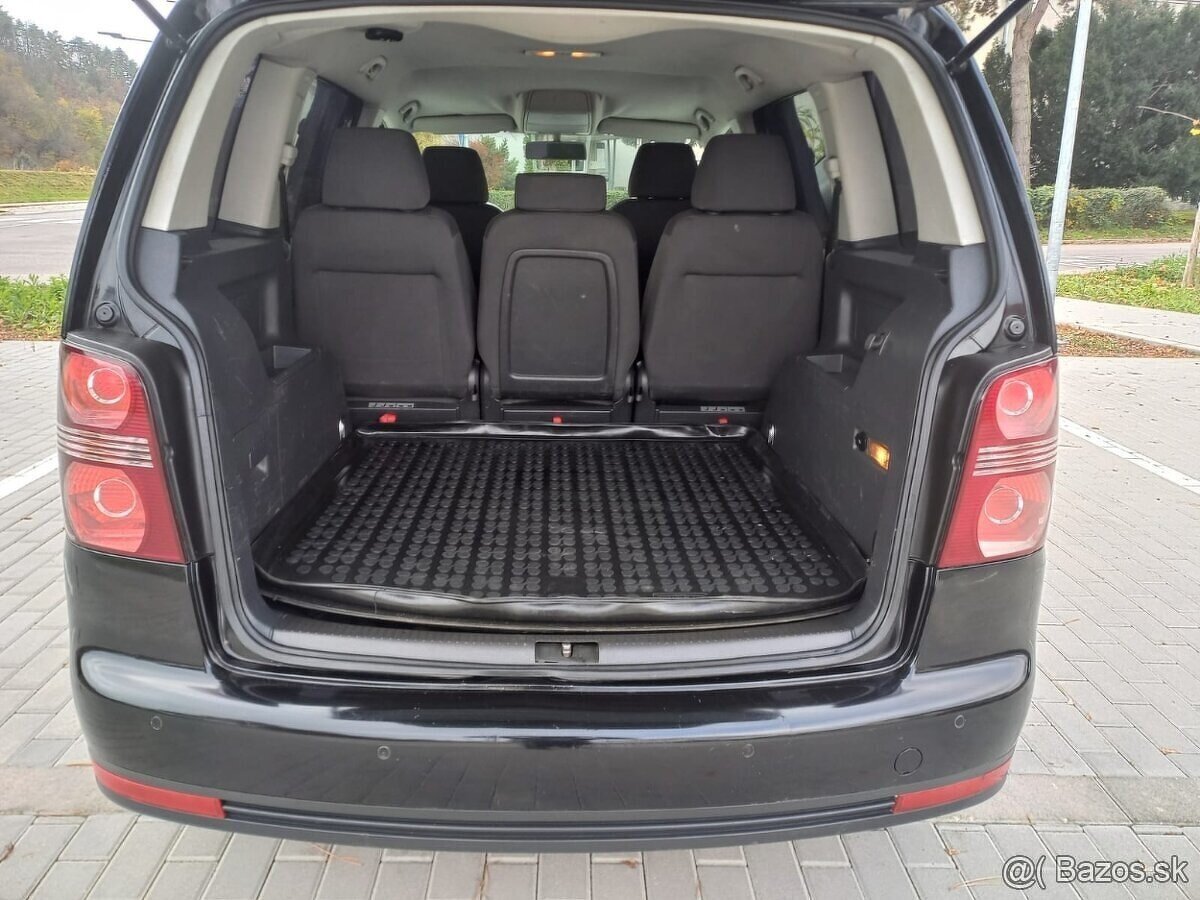 Volkswagen Touran 1.9 TDi,facelift HIGHLINE - 7