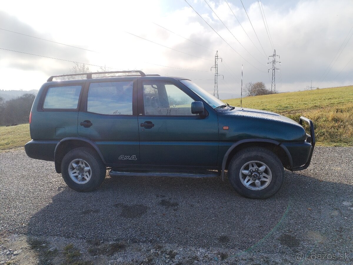 nissan terrano 2 2,7TD 74kw 4x4 - 7