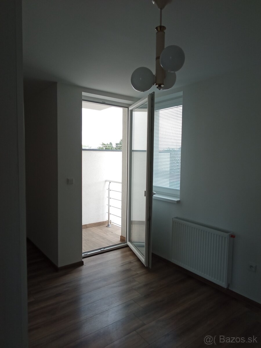 Prenajmem nový RD v obci Chor.Grob časť Čierna voda - 7