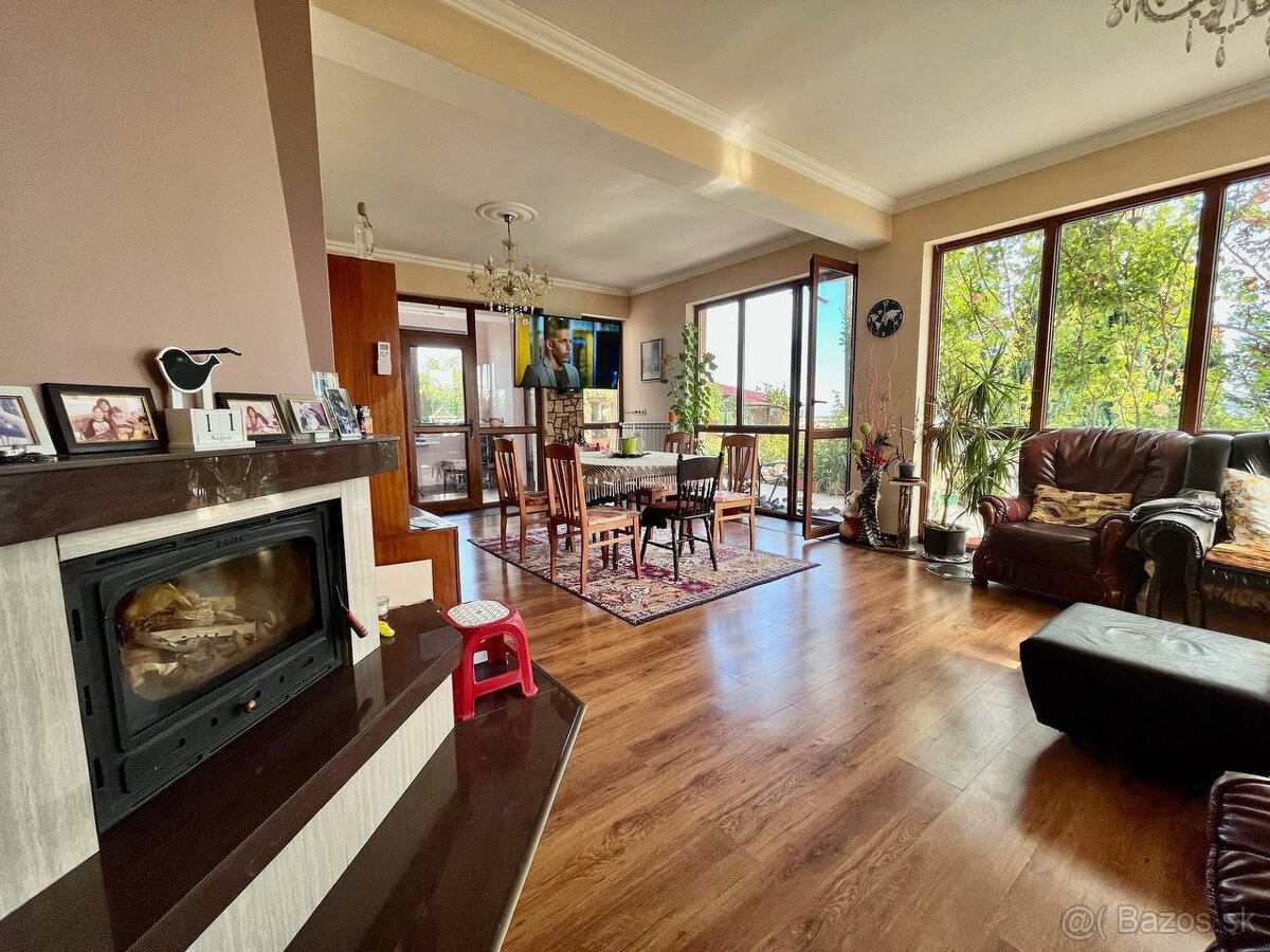 EXKLUZÍVNE Veľký trojposchodový dom s nádherným panoramati - 7