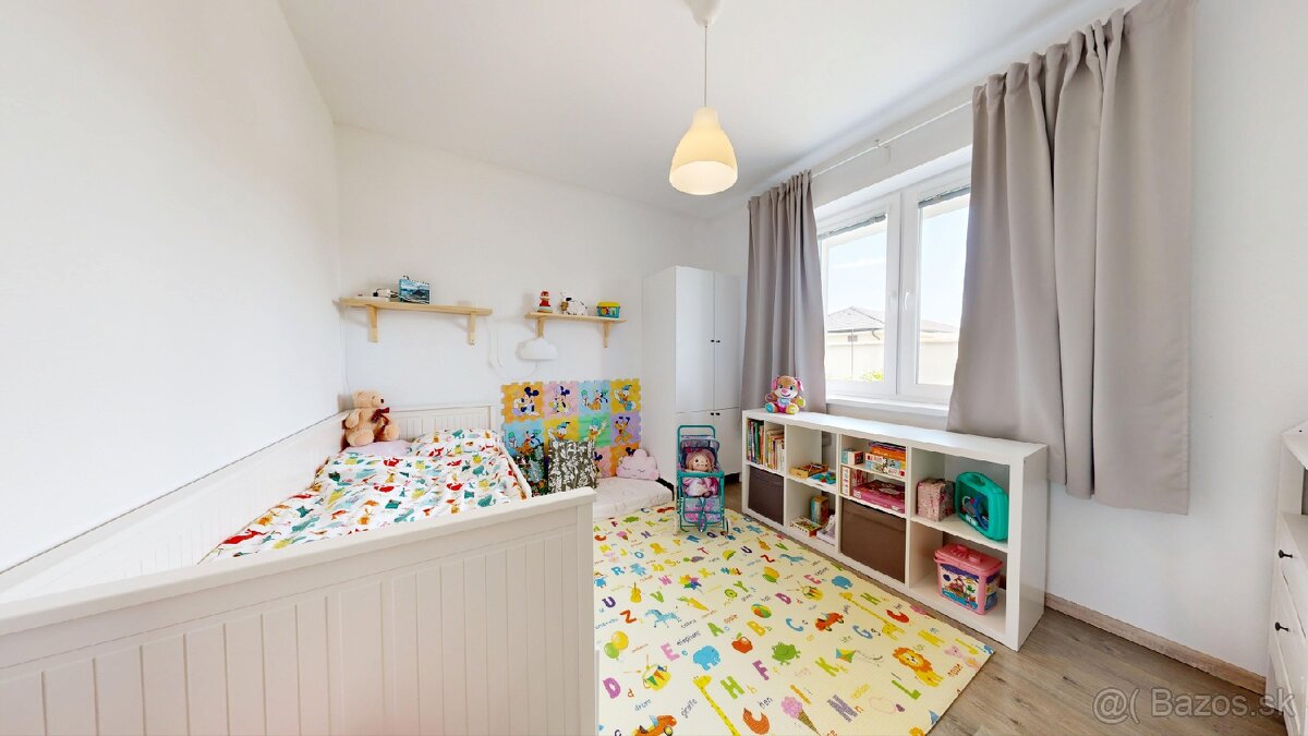 ZNÍŽENÁ CENA KOŠÚTY, moderný a útulný 4-izbový bungalov - 7